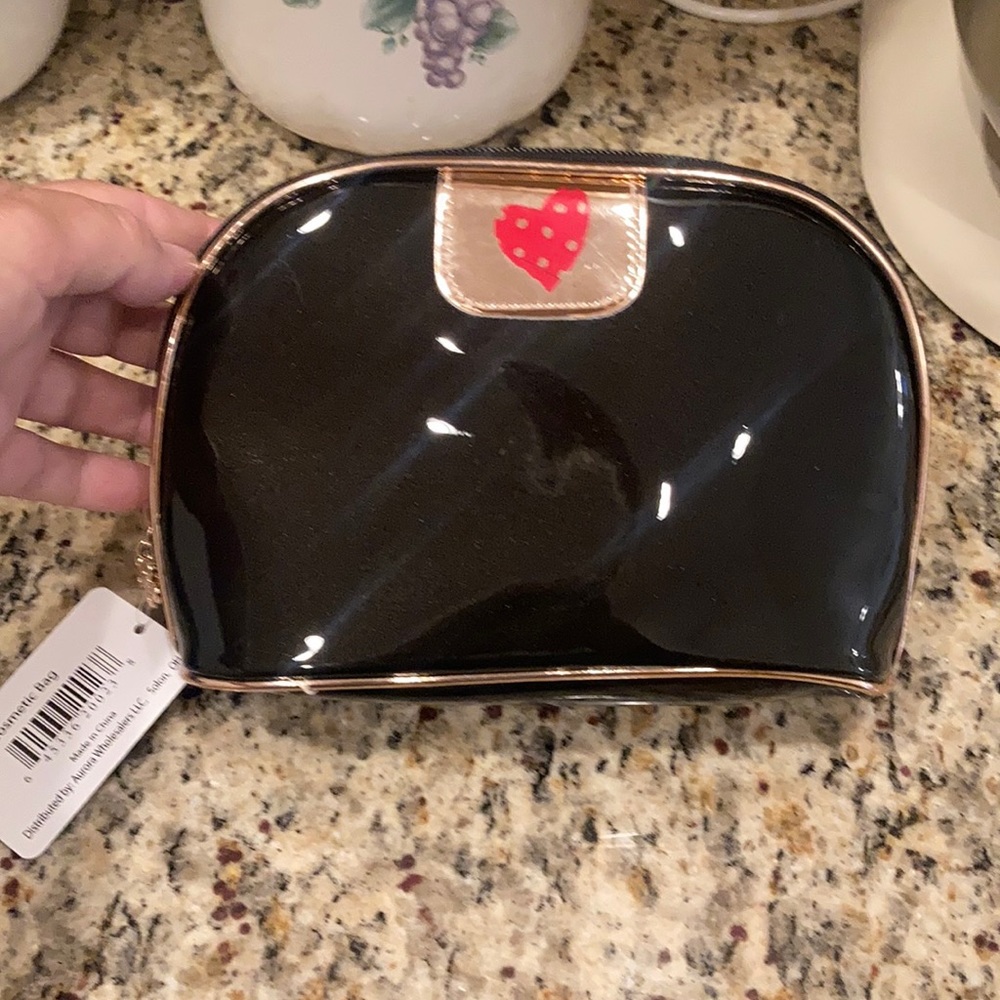 What a Beauty Patent Black Cosmetic Bag W/Heart